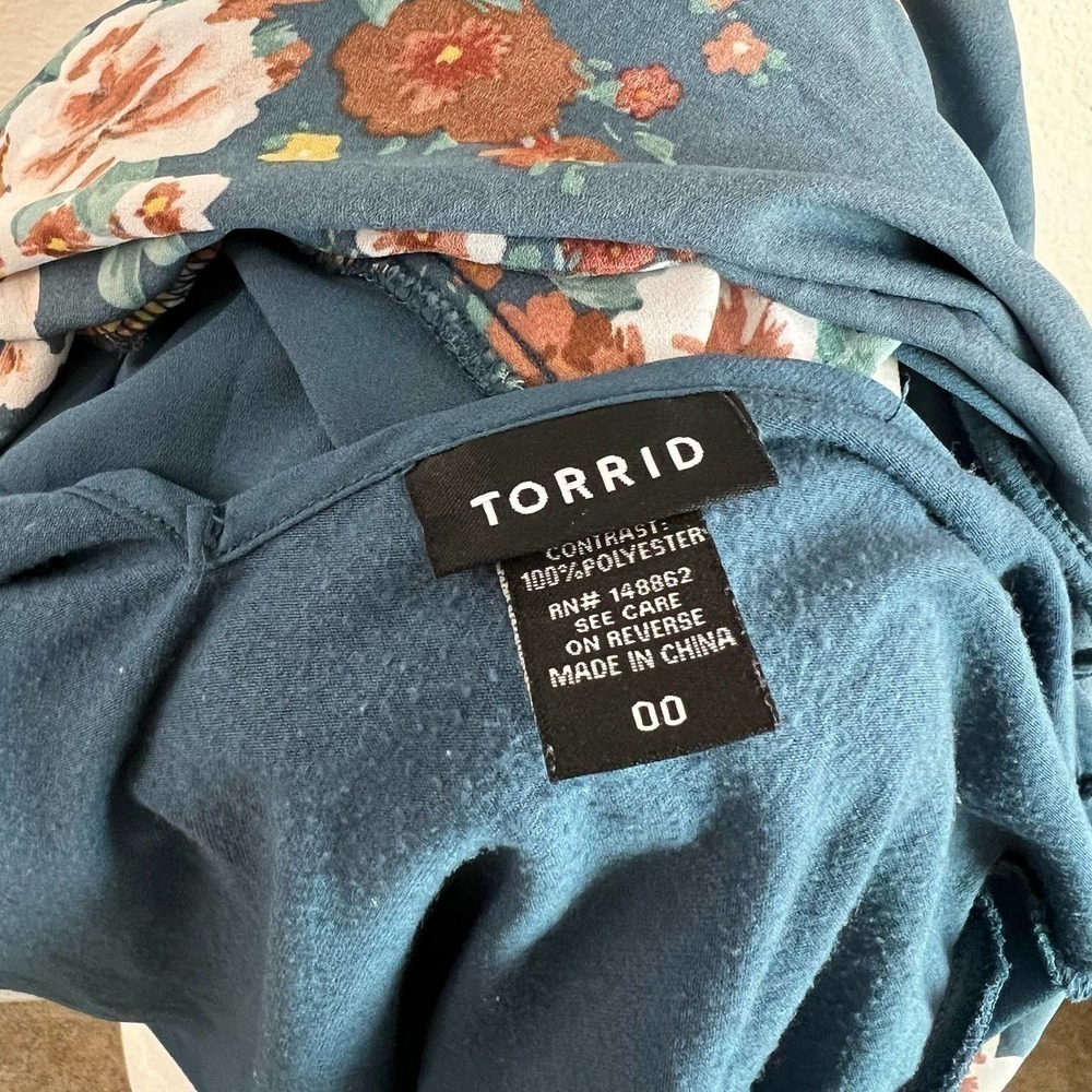 Torrid Dark Teal Floral Print Knit to Woven Relaxed Fit Top Women's 00 Casual - Picture 5 of 5